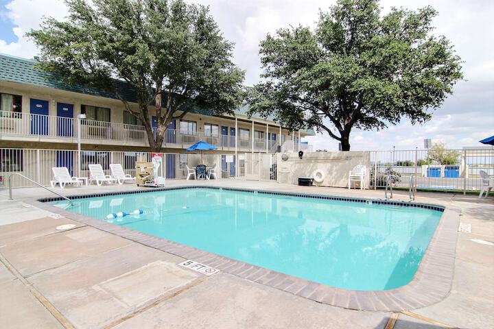 Pool 12 of 30