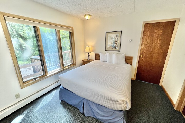 Room 50 of 84