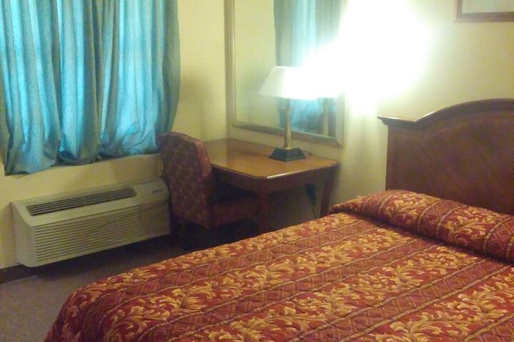 Room 27 of 47