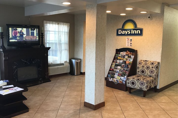 Days Inn by Wyndham Cave City