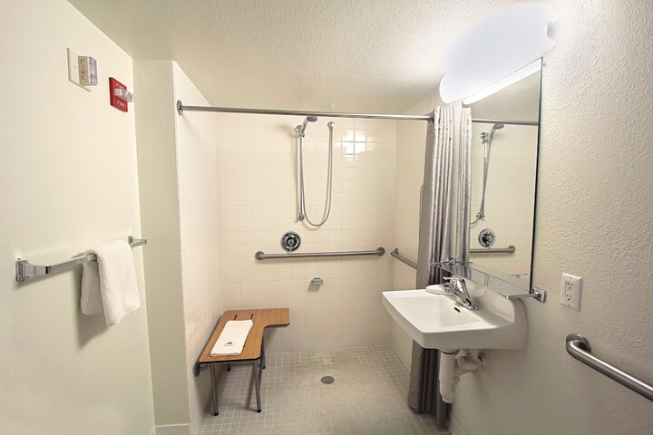 Room 18 of 27