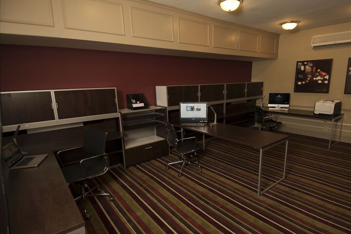 Business Center 148 of 154