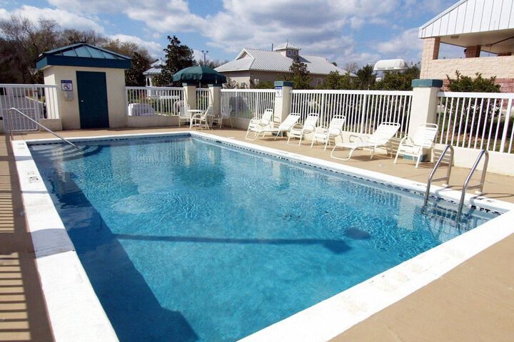 Pool 6 of 34