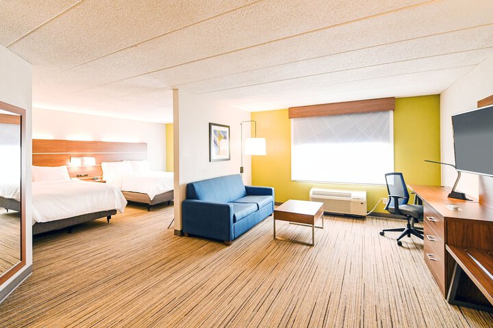 Room 17 of 37