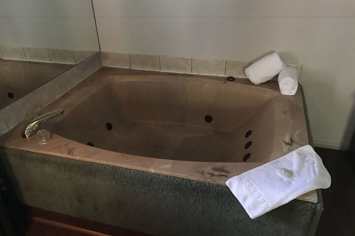 Hot Tub 75 of 84