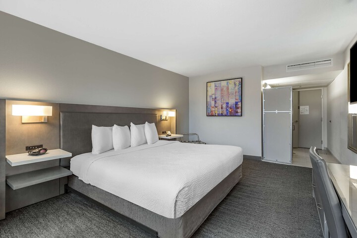 Room 16 of 37