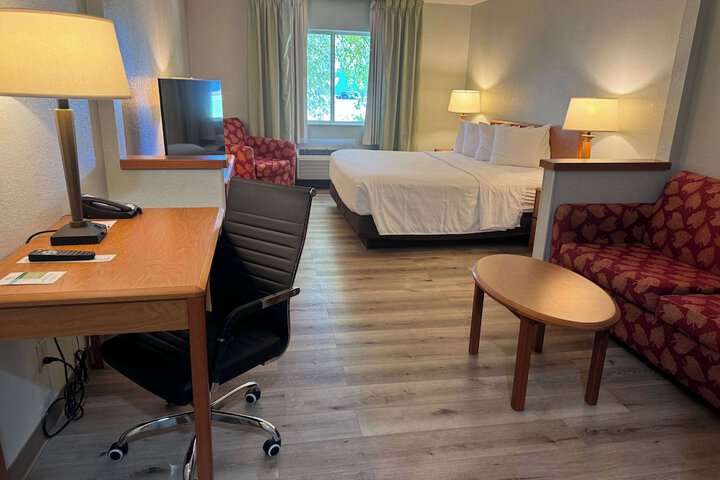 Room 52 of 66