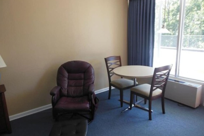 Room 18 of 28