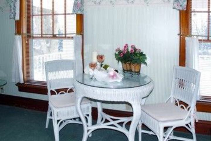 Arbor Hill Inn