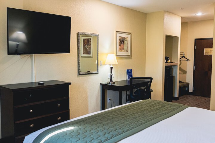 Room 10 of 24