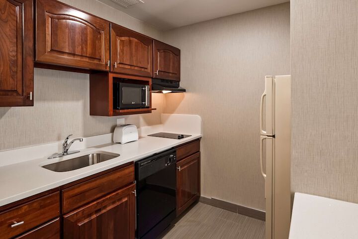 Best Western Plus Portsmouth Hotel & Suites