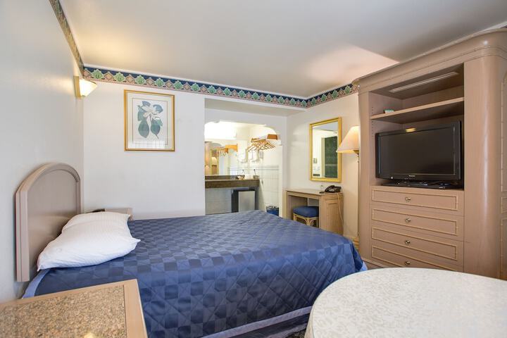 Room 11 of 39