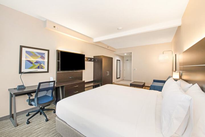 Room 18 of 29