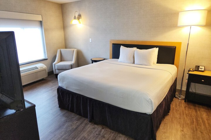 Room 42 of 61