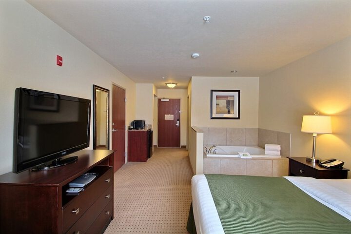 Cobblestone Inn & Suites - Bloomfield