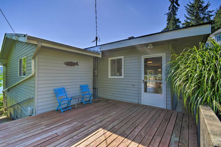 Waterfront Gig Harbor Home w / Furnished Deck