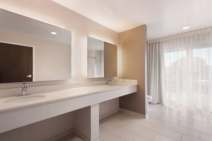 Room 17 of 22