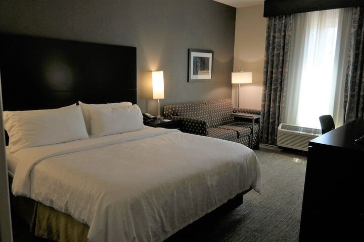 Room 9 of 34