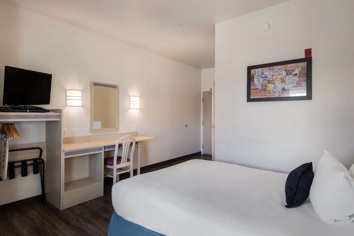 Room 18 of 38
