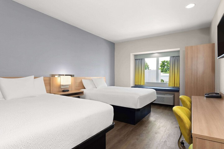Microtel Inn & Suites by Wyndham Panama City