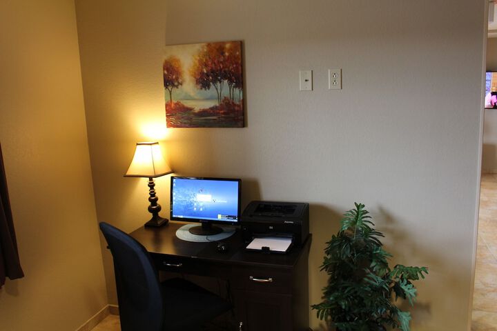Business Center 53 of 57
