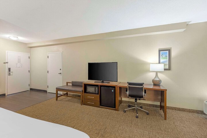 Comfort Inn Meridian - Bonita Lakes