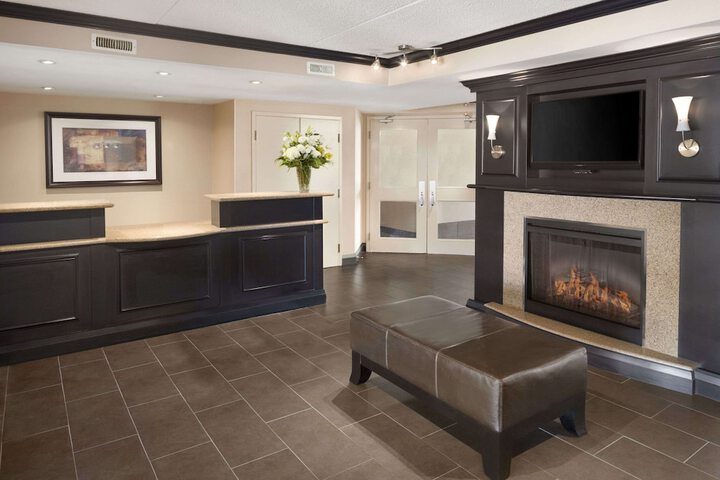 Days Inn by Wyndham Brantford