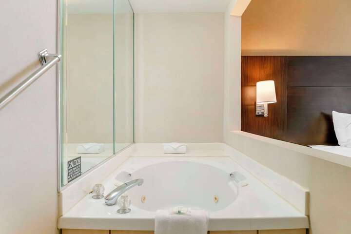 Room 35 of 42