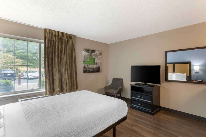 Room 11 of 30
