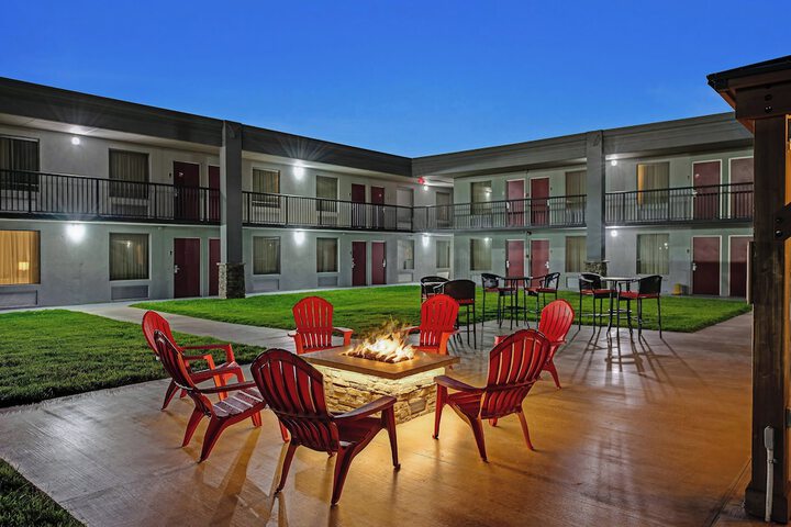 Hotel 2 of 41