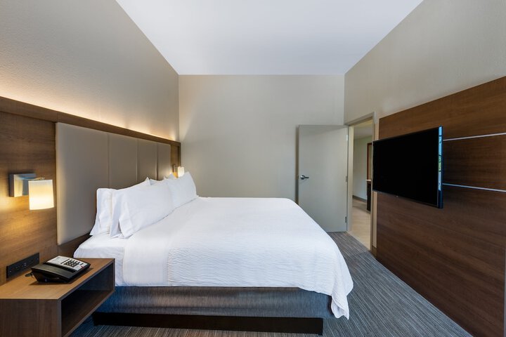 Room 19 of 49