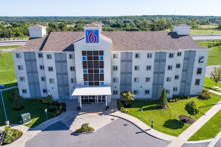 Hotel 3 of 75
