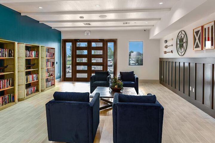 Landing Furnished Apartments near Lake Apopka