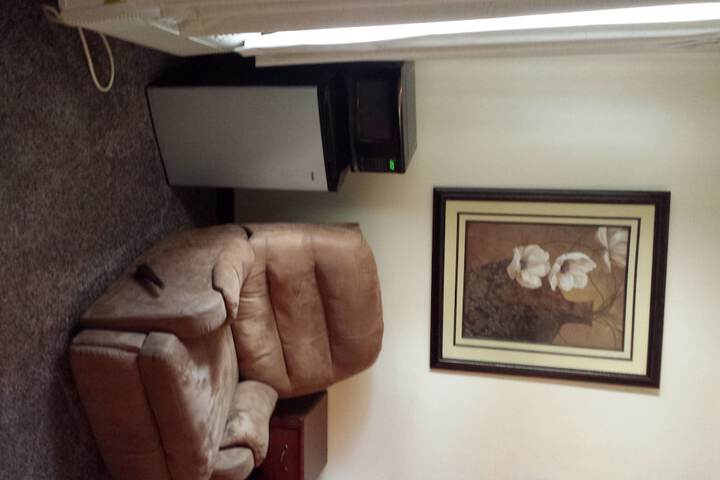 Room 32 of 60