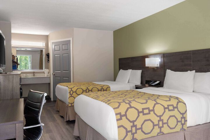 Room 10 of 27