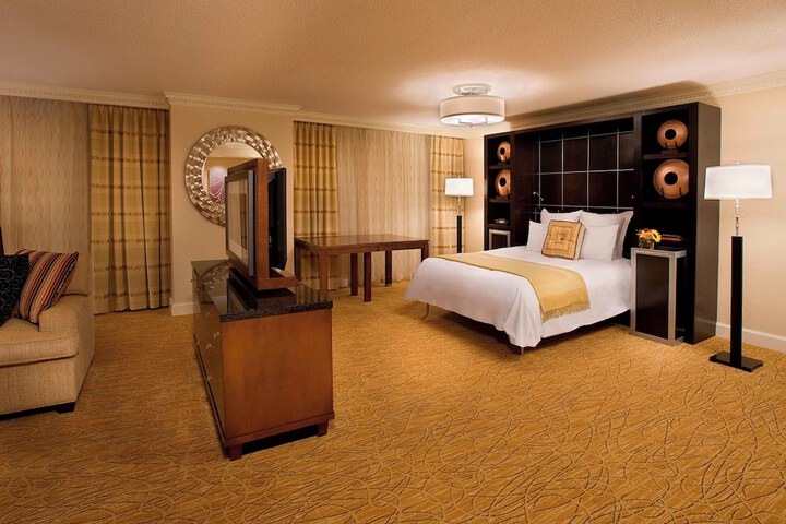 Room 25 of 68