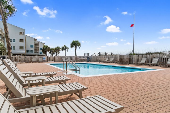 Sundeck 89 of 93