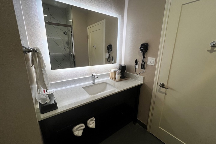 Room 20 of 38