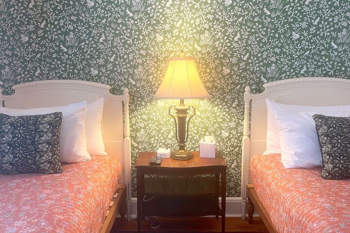 Room 43 of 69