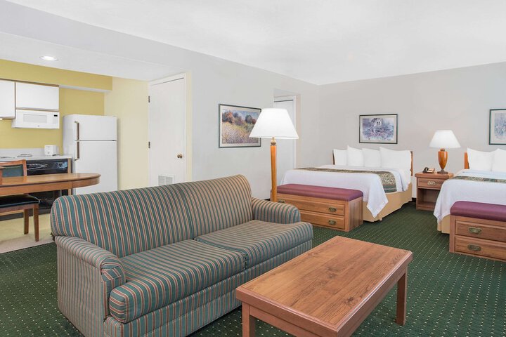 Room 17 of 30