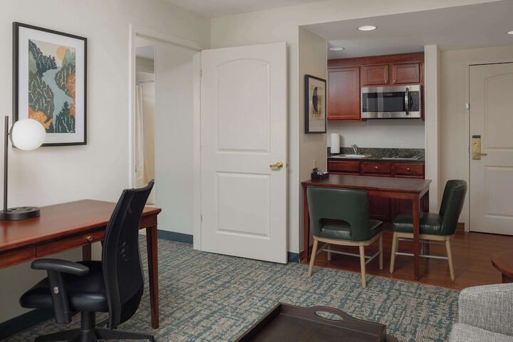 Room 19 of 38