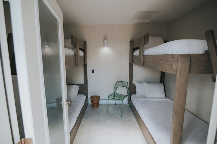 Room 12 of 33