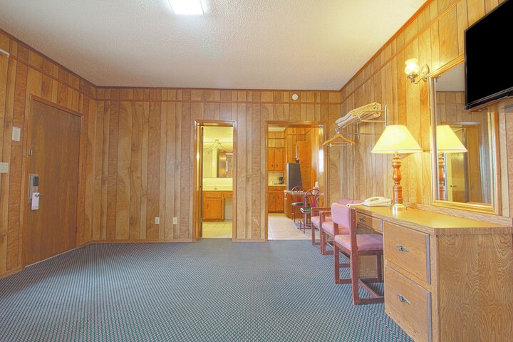 Room 77 of 92