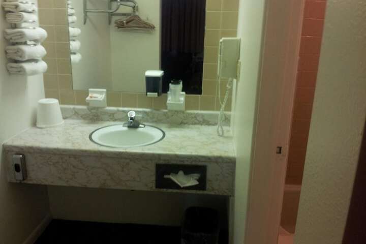 Room 10 of 17