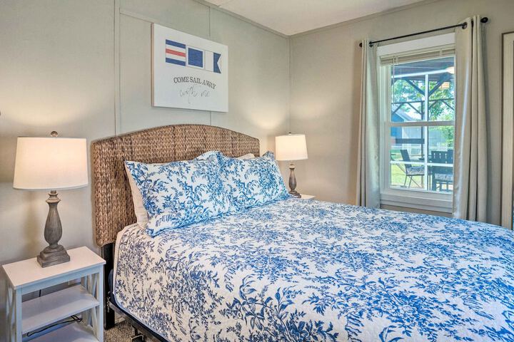Chic Cottage w / Private Yard: Steps to Beach!