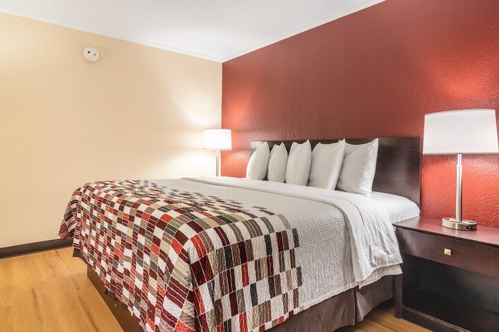 Room 14 of 28