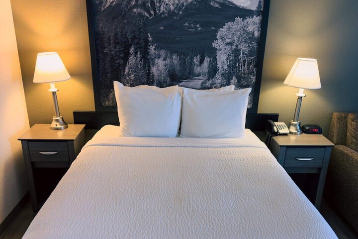 Super 8 by Wyndham Dawson Creek