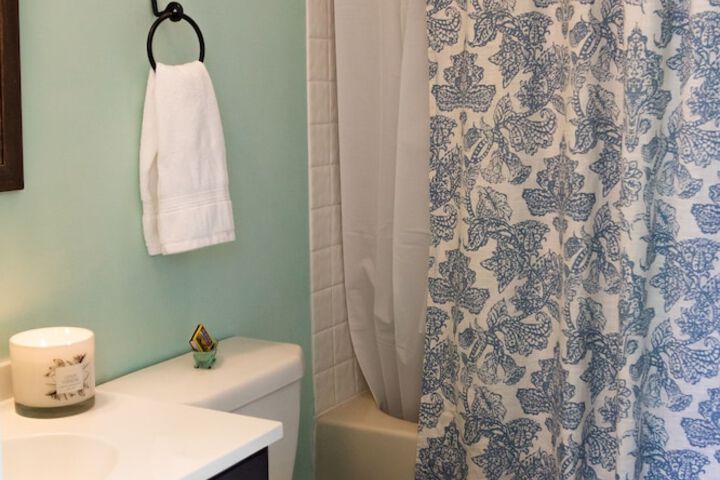 The Blue Room - Charming Studio Great Location! by RedAwning