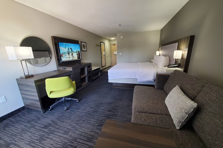 Room 11 of 46