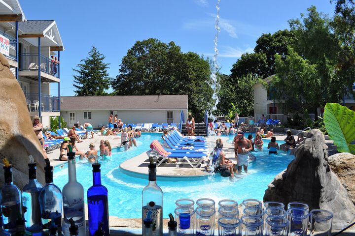 Pool 15 of 28